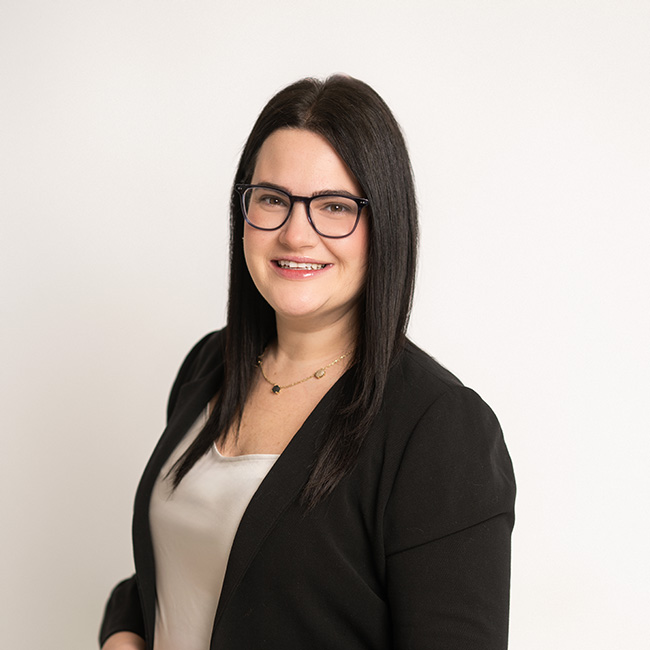 emily gardella headshot